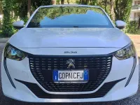 Usata Peugeot 208 102 CV (75 kW) 2021 Bianco Utilitaria