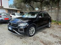 Usata VW T-Roc Life 116 CV (85 kW) 2023 Nero SUV