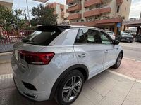 Usata VW T-Roc R-line 150 CV (110 kW) 2020 Pyrit silver con tetto pastell SUV