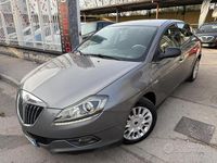 Begagnad Lancia Delta 120 HK (88 kW) 2010 Grå Halvkombi