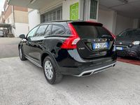 Usata Volvo V60 CC Business Edition 150 CV (110 kW) 2017 Nero Station wagon