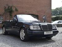 Usata Mercedes E200 136 CV (100 kW) 1997 Blu Cabrio