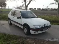 Usata Peugeot 205 78 CV (57 kW) 1991 Bianco Berlina