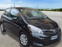 Begagnad Toyota Yaris Active 69 HK (50 kW) 2012 Svart Halvkombi