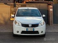 Usata Dacia Sandero Lauréate 75 CV (55 kW) 2008 Bianco Utilitaria