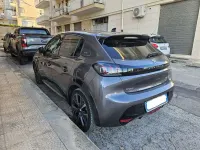 Usata Peugeot 208 GT 102 CV (75 kW) 2022 Grigio Utilitaria