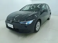 Usata VW Golf VIII Life 110 CV (80 kW) 2022 Grigio Berlina