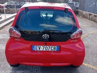 Usata Toyota Aygo Connect Style 68 CV (50 kW) 2014 Rosso Utilitaria
