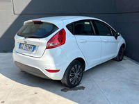 Usata Ford Fiesta Titanium 95 CV (69 kW) 2009 Bianco Utilitaria
