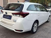 Usata Toyota Auris Hybrid Active 99 CV (72 kW) 2017 Bianco Station wagon