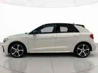 Nuova Audi A1 Sportback S-Line 116 CV (85 kW) 2026 2y bianco ghiacciaio metallizzato Utilitaria