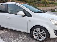 Usata Opel Corsa Cosmo 95 CV (69 kW) 2011 Bianco Berlina