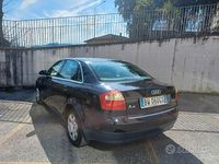 Begagnad Audi A4 131 HK (96 kW) 2001 Blå Sedan