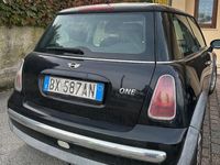 Usata Mini ONE 90 CV (66 kW) 2001 Nero Utilitaria