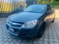 Usata Opel Astra Cosmo 110 CV (80 kW) 2009 Grigio Berlina