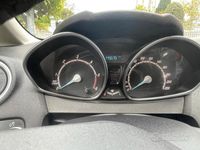 Usata Ford Fiesta 75 CV (55 kW) 2016 Grigio Utilitaria