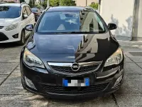 Usata Opel Astra Cosmo 125 CV (91 kW) 2012 Nero Station wagon