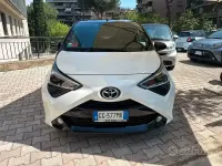 Usata Toyota Aygo Connect Style 72 CV (52 kW) 2021 Bianco Utilitaria