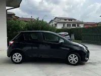 Usata Toyota Yaris 69 CV (50 kW) 2017 Nero Utilitaria