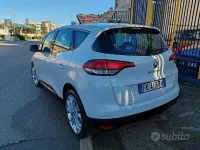 Usata Renault Scénic Zen 109 CV (80 kW) 2017 Bianco Monovolume