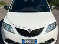 Usata Lancia Ypsilon 69 CV (50 kW) 2016 Bianco Utilitaria