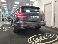 Usata Volvo V60 CC 190 CV (139 kW) 2020 Blu/azzurro Station wagon