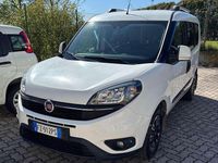 Usata Fiat Doblò Lounge 120 CV (88 kW) 2019 Bianco Monovolume