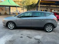 Usata Lancia Delta 120 CV (88 kW) 2009 Grigio Utilitaria