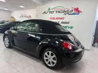 Usata VW New Beetle 102 CV (75 kW) 2008 Nero Utilitaria