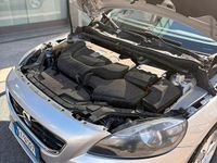 Usata Volvo V40 150 CV (110 kW) 2015 Grigio Berlina