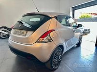 Usata Lancia Ypsilon Gold 69 CV (50 kW) 2012 Argento Utilitaria