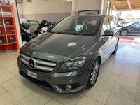 Begagnad Mercedes B160 109 HK (80 kW) 2014 Grå Minibuss