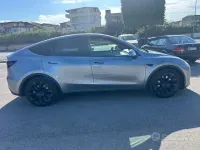 Usata Tesla Model Y Long Range AWD 178 kW (243 CV) 2024 Grigio SUV