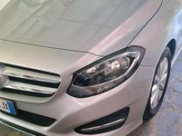 Usata Mercedes B160 Premium 90 CV (66 kW) 2016 Grigio Monovolume