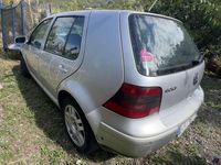 Usata VW Golf IV 101 CV (74 kW) 2002 Argento Berlina