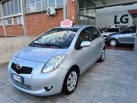 Usata Toyota Yaris 87 CV (63 kW) 2007 Grigio Utilitaria