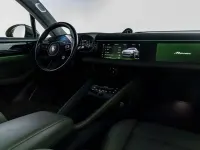 Usata Porsche Macan Turbo 144 kW (197 CV) 2024 Verde aventurine metallizzato SUV
