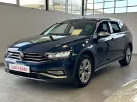 Usata VW Passat 200 CV (147 kW) 2020 Bluazzurro Station wagon