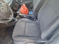 Usata Renault Clio II Dynamique 75 CV (55 kW) 2010 Bianco Berlina