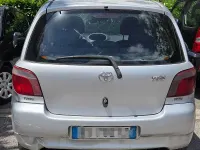 Usata Toyota Yaris 86 CV (63 kW) 2001 Berlina