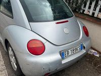 Usado VW New Beetle 102 CV (75 kW) 2005 Gris Utilitario