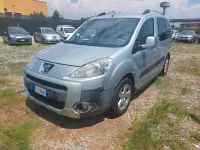 Usata Peugeot Partner Tepee Outdoor 112 CV (82 kW) 2011 Grigio Monovolume