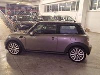 Usata Mini Cooper D 112 CV (82 kW) 2011 Marrone Utilitaria