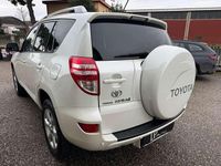 Usata Toyota RAV4 158 CV (116 kW) 2010 Bianco SUV