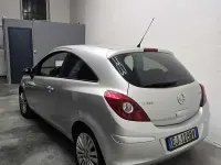 Usata Opel Corsa Edition 86 CV (63 kW) 2012 Utilitaria