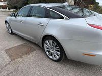 Usata Jaguar XJ Premium Luxury 275 CV (202 kW) 2014 Argento Berlina