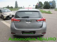 Usata Toyota Auris Hybrid Lounge 99 CV (72 kW) 2016 Grigio Berlina