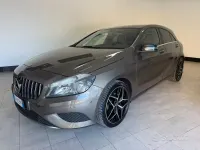 Usata Mercedes A180 109 CV (80 kW) 2012 Marrone Utilitaria
