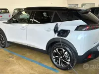 Usata Peugeot e-2008 GT 56 kW (77 CV) 2023 Bianco SUV