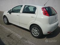 Usata Fiat Punto Lounge 77 CV (56 kW) 2016 Bianco Utilitaria